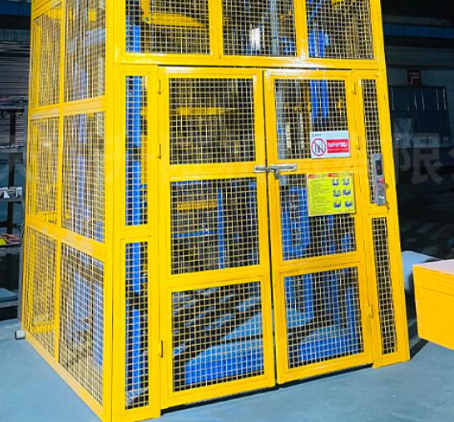 鸡冠货梯可以安装在室外吗