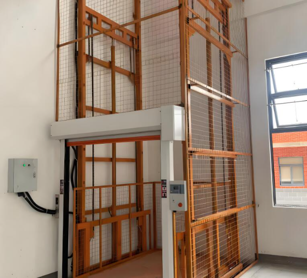 鸡冠升降货梯是特种设备码