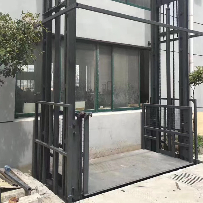 鸡冠5吨室外升降货梯